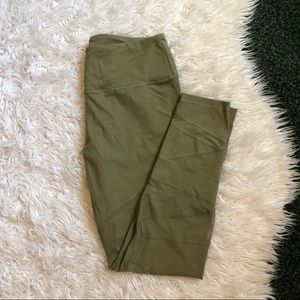 Victoria sport mesh wraparound workout tights